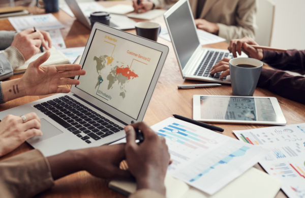 What Is an End-to-End Sourcing Partner for Supplement Dropshipping?