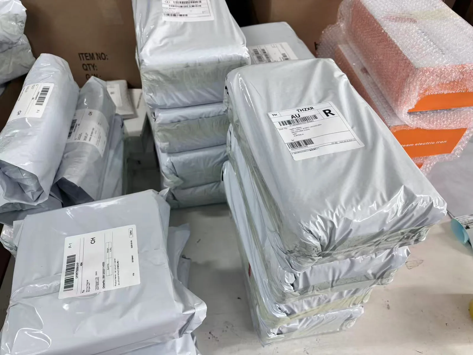 Packed ecommerce orders prepared inside the FriendDropshipping warehouse